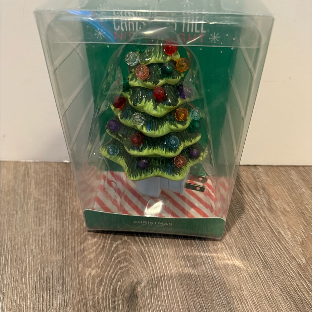 Retro Ceramic Christmas Tree Night Light- NWT - Picture 2 of 3